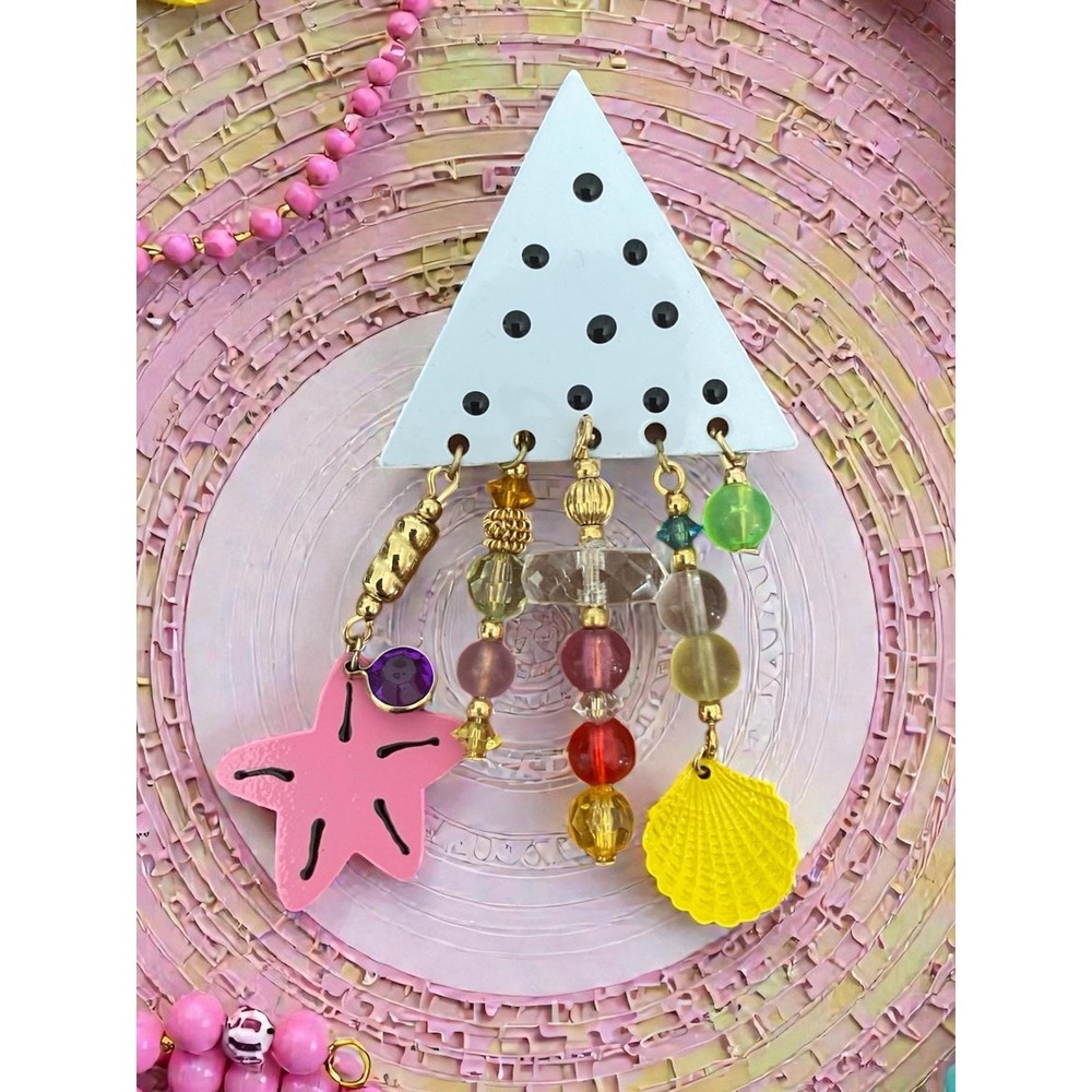 80s triangle beaded brooch pin
